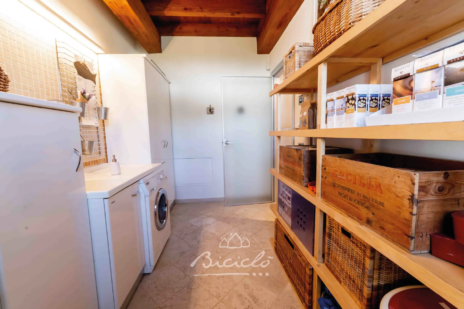 Zona lavanderia con lavatrice Biciclo Country House - Villa indipendente a Ferrara